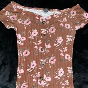 Rue21 Shirt/ Size: Small/ Color: Brown with Pink Florals